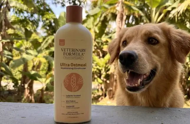 Veterinary Formula Solutions Ultra Oatmeal Moisturizing Conditioner 17oz bottle overview